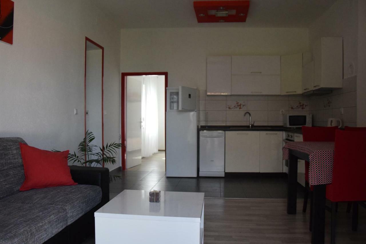 Appartement Apartman Ana à Sali Extérieur photo