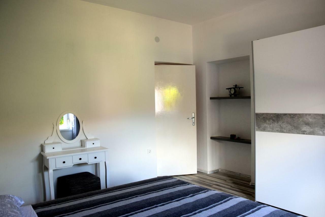 Appartement Apartman Ana à Sali Extérieur photo