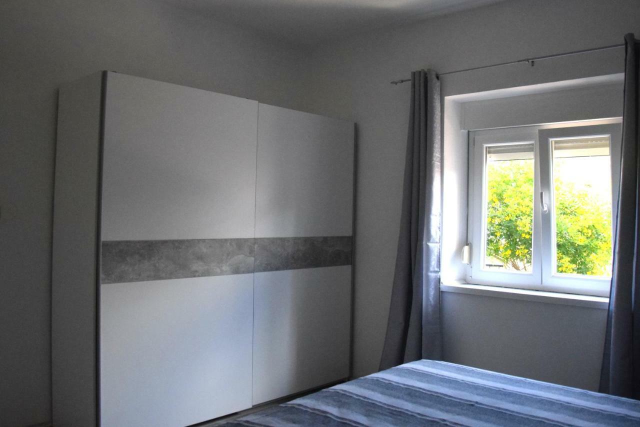 Appartement Apartman Ana à Sali Extérieur photo